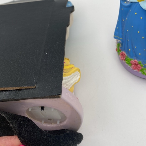 Simson gifts Disney Princess Castle 4x6” picture frame w/ matching figurine READ - Picture 12 of 16